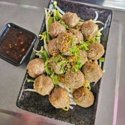 ลูกชิ้นลวก