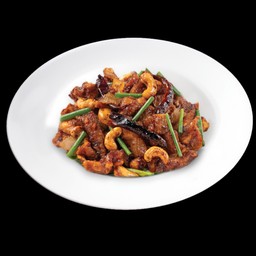 ไก่ผัดเม็ดมะม่วงหิมพานต์ กับข้าว
