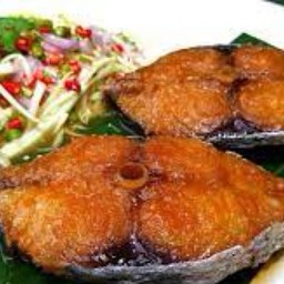 ปลาอินทรีย์ทอดน้ำปลา