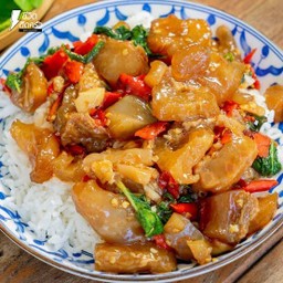 ข้าวผัดกะเพราเอ็นแก้ว