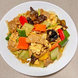 เห็นหูหนู ไข่ ผัดหมูเส้น