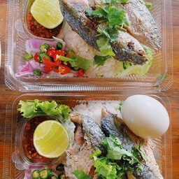 ข้าวปลาทูแกะ + น้ำพริกน้ำปลาเปรี๋ยว