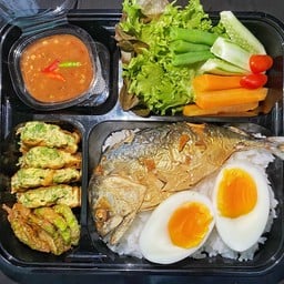 ชุดข้าวน้ำพริกกะปิ ปลาทูทอด