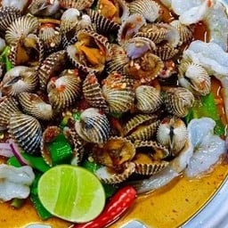 ยำหอยแครงกุ้งสด