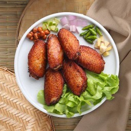 แหนมปีกไก่ทอด
