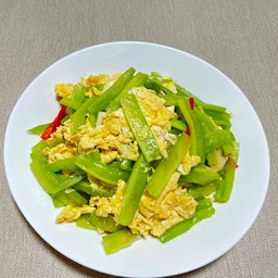 มะระผัดไข่