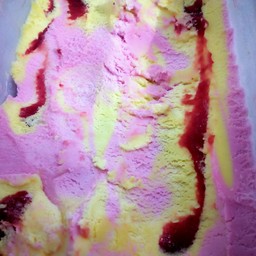 รสสตรอว์เบอร์รีกล้วยหอม