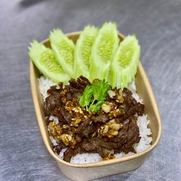 เนื้อโคขุน ทอดกระเทียม ข้าวหอมมะลิ