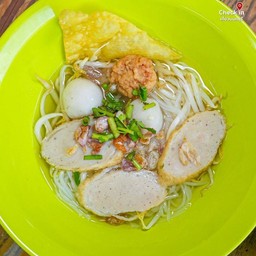 ก๋วยเตี๋ยวลูกชิ้นปลา