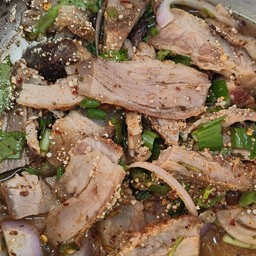 น้ำตกหมู