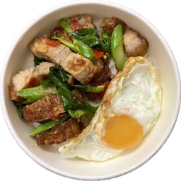 ข้าวคะน้าหมูกรอบไข่ดาว