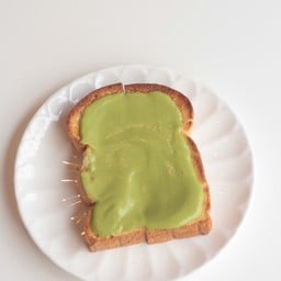 ขนมปังอบหน้าสังขยาใบเตย