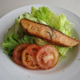 สลัดแซลมอน