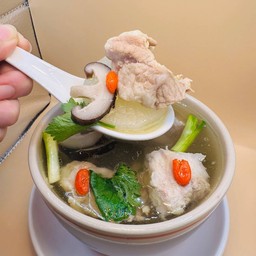 ตุ๋นไชเท้า กระดูกอ่อนหมูเปื่อย