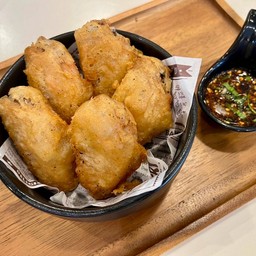 ปีกไก่ทอดซอสจิ้มแจ่ว