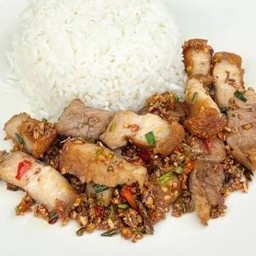 ข้าวหมูกรอบคั่วพริกเกลือ