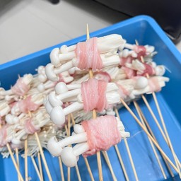 สามชั้นพันเห็ดชิเมจิ
