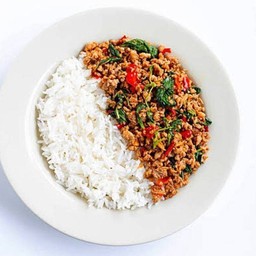 เพราหมูสับ ราดข้าว