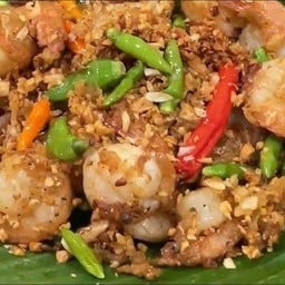 ข้าวกุ้งทอดกระเทียมพริกสด