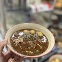 เส้นเล็ก หมูตุ๋นลูกชิ้น