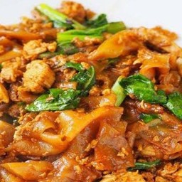 ผัดซีอิ้วหมูเส้นใหญ่