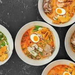 ชายสี่หมี่เกี๊ยวถนนสระหลวง(สาขาเซเว่นธีตะจารี) เชเว่นธีตะจารี