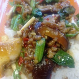 กระเพราหมูสับเจ