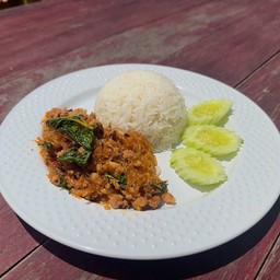 ข้าวผัดกะเพราวุ้นเส้น