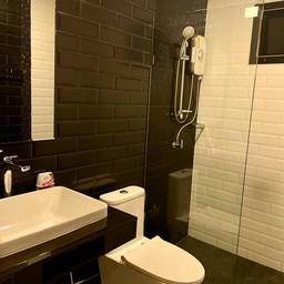 ห้องน้ำสบายสุดดดดด น้ำแรงปรับความร้อน-เย็นได้ 