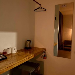 สิ่งอำนวยความสะดวกครบครัน ไดร์เป่าผม กาต้มน้ำ สบู่ ยาสระผม ตู้เย็น