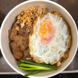 ข้าวหมูกระเทียมไข่ดาว