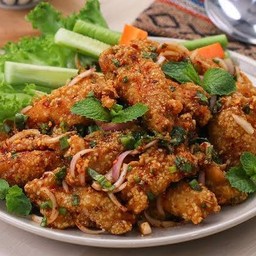 ข้าวน้ำตกปีกไก่ทอด (ปีกเต็ม)