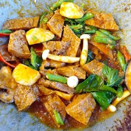 ผัดพริกแกง