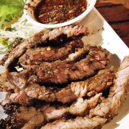 เนื้อย่างเสือร้องไห้