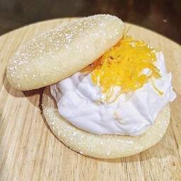 เบอร์เกอร์ปัง วิปครีมฝอยทอง