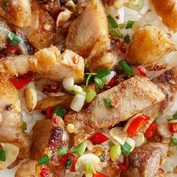 หมูกรอบคั่วพริกเกลือ