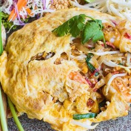 ผัดไทยห่อไข่