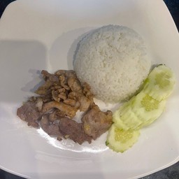 หมูทอดกระเทียมราดข้าว