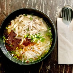 ก๋วยจั๊บไก่ฉีก