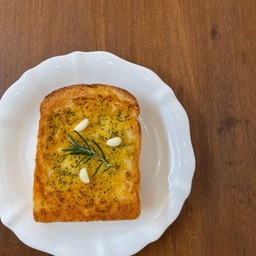 ขนมปังกระเทียมใหญ่