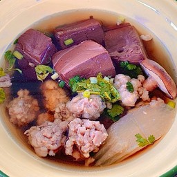 หมู+เลือด