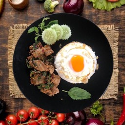 ข้าว กะเพรา สามชั้น สไลด์