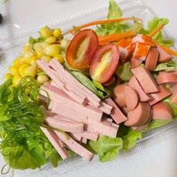 สลัดรวมมิตร  แฮม  ฮอทด๊อท