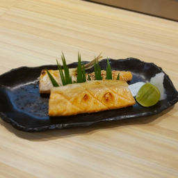 ท้องแซลมอนย่างเกลือ