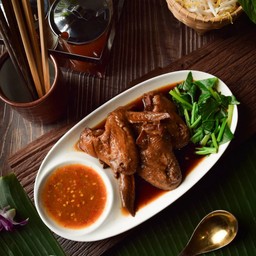 ปีกไก่จานใหญ่