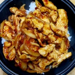 ข้าวราด ไก่ผัดพริกเผา