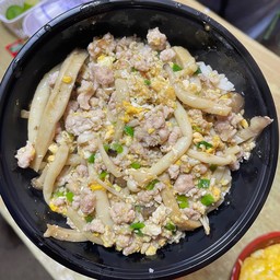 เห็ดชิเมจิผัดไข่+หมูสับ