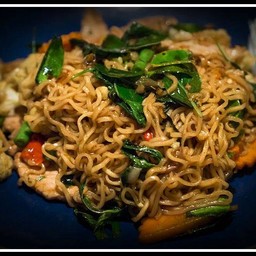 มาม่าผัดกะเพรา