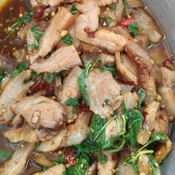 กะเพราคอหมูย่างกับข้าว