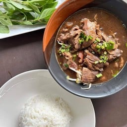 ก๋วยเตี๋ยวเนื้อ เฮียบุ๊ง ถนนประชาสโมสร